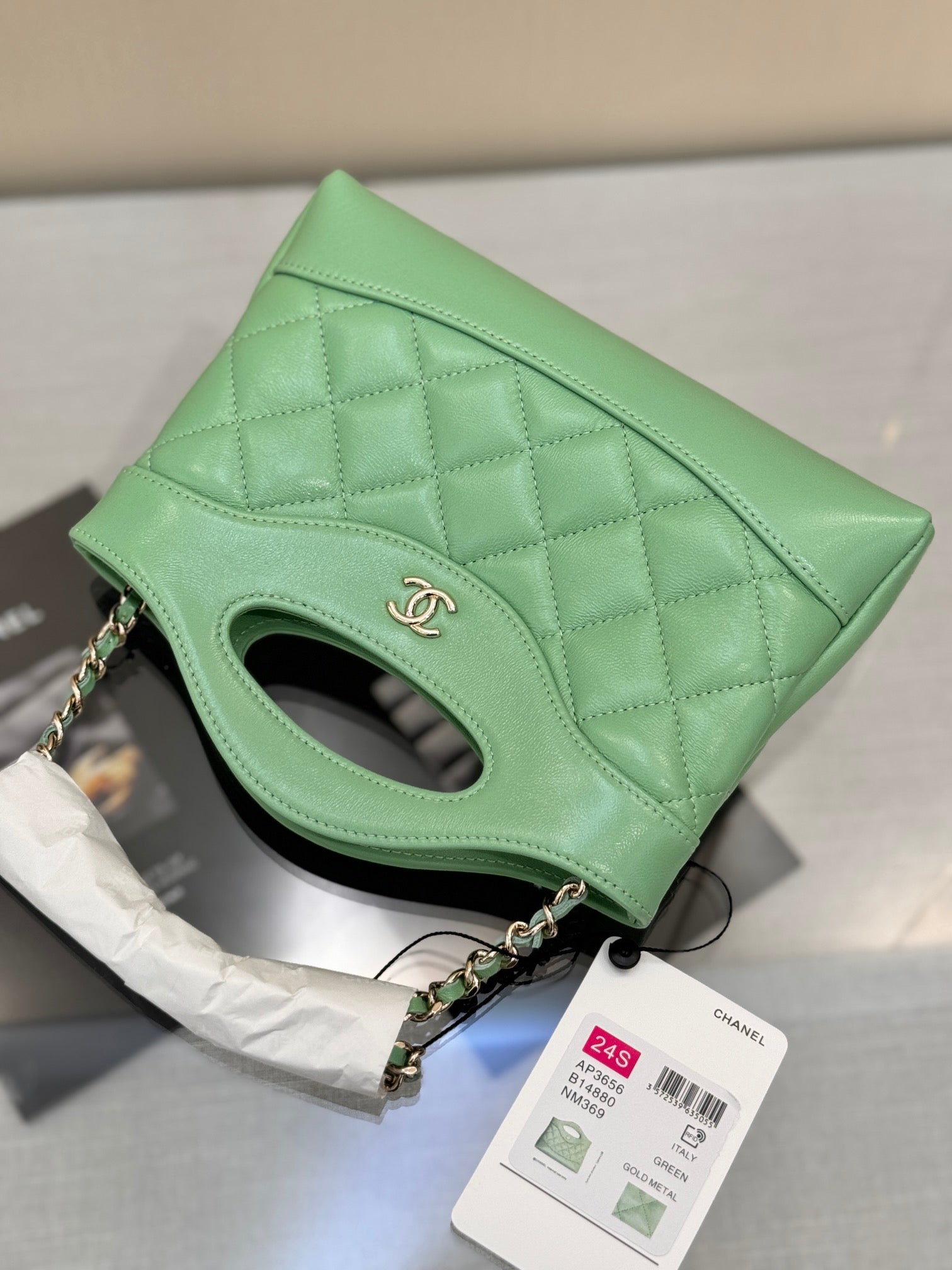 CHANEL 25S SHOPPING BAG 20 CM IN SAGE GREEN LAMBSKIN