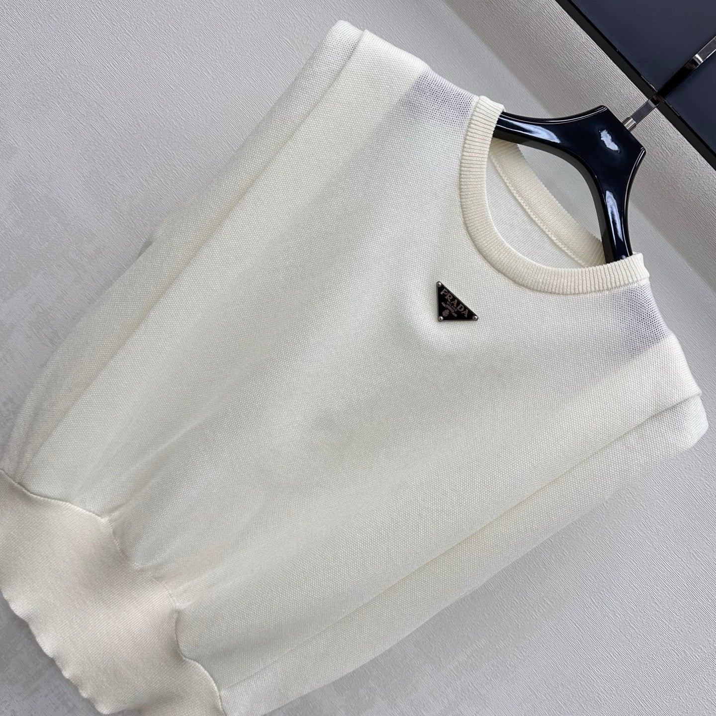 PRADA 26S SLEEVELESS SWEATER STYLE 921