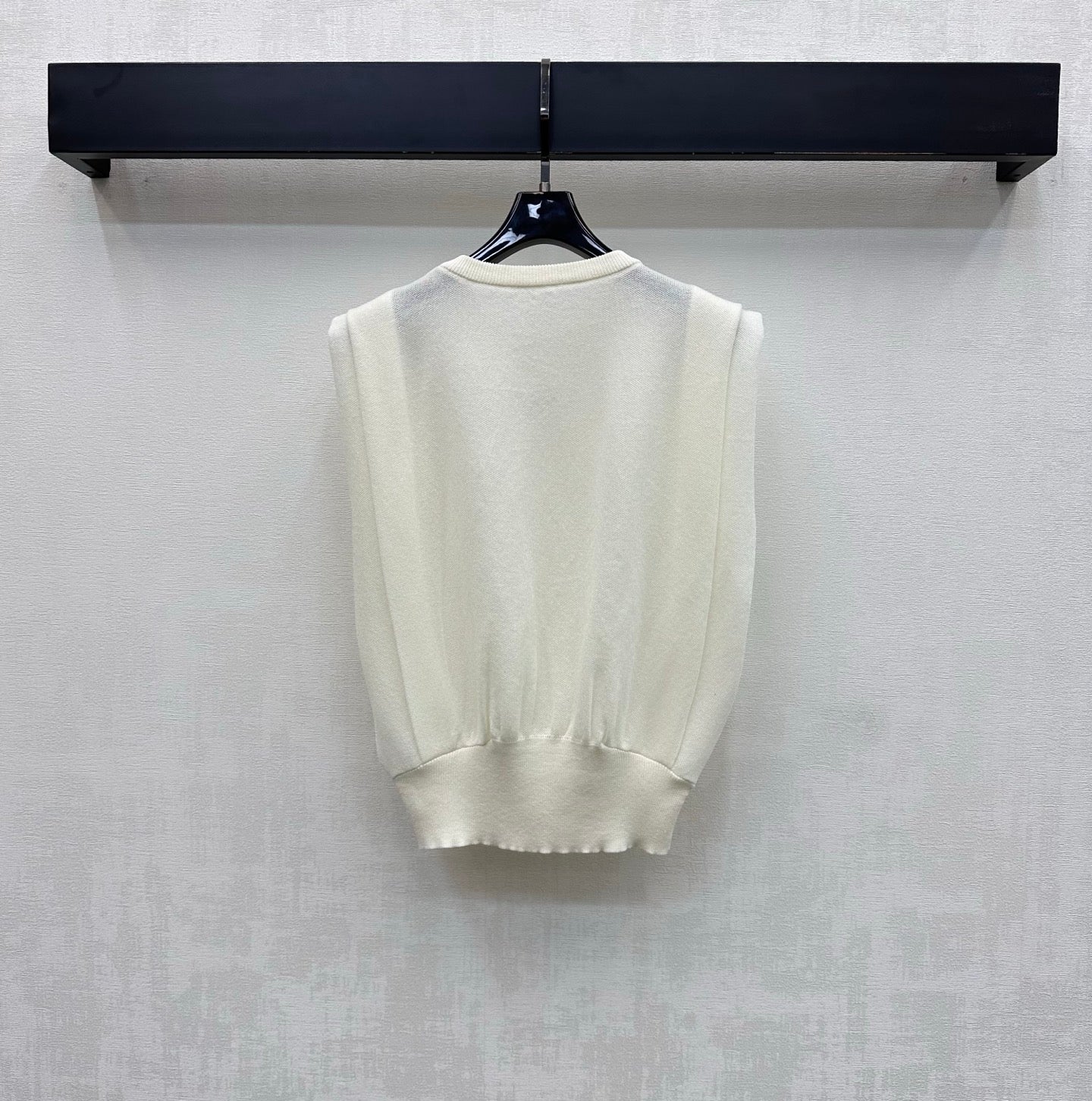 PRADA 26S SLEEVELESS SWEATER STYLE 921