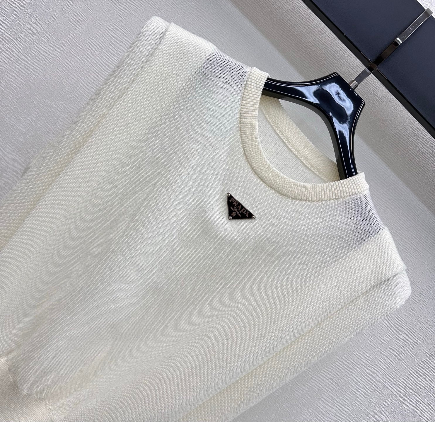 PRADA 26S SLEEVELESS SWEATER STYLE 921