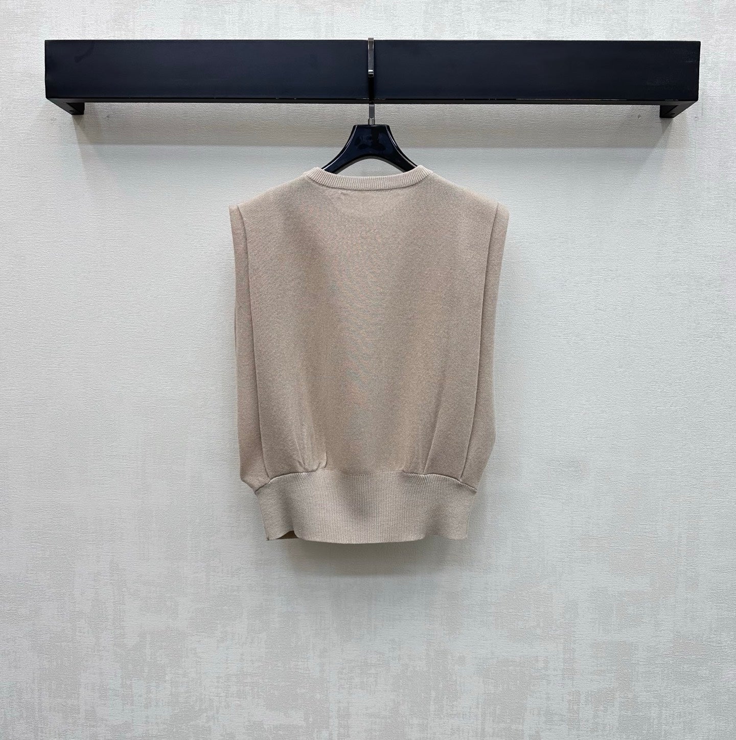 PRADA 26S SLEEVELESS SWEATER STYLE 922
