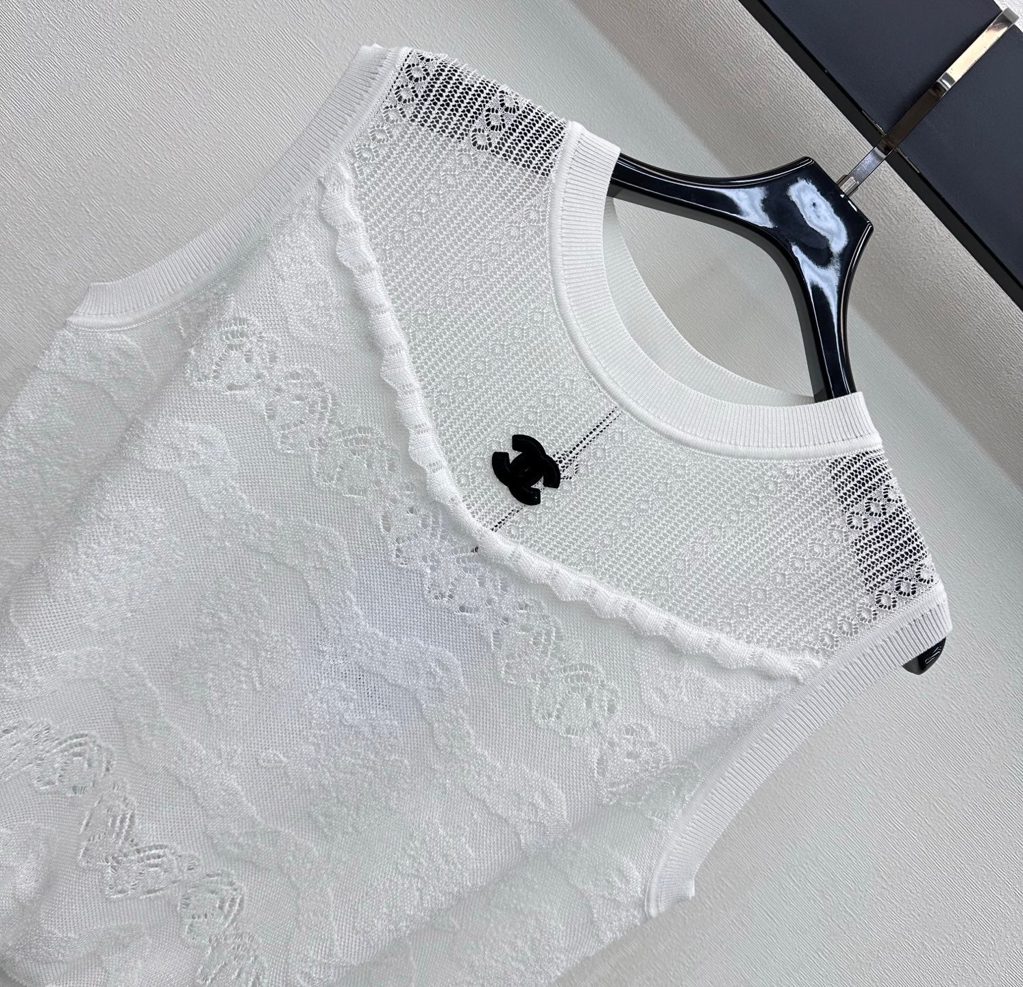 CHANEL 26S SLEEVELESS SWEATER STYLE 1063