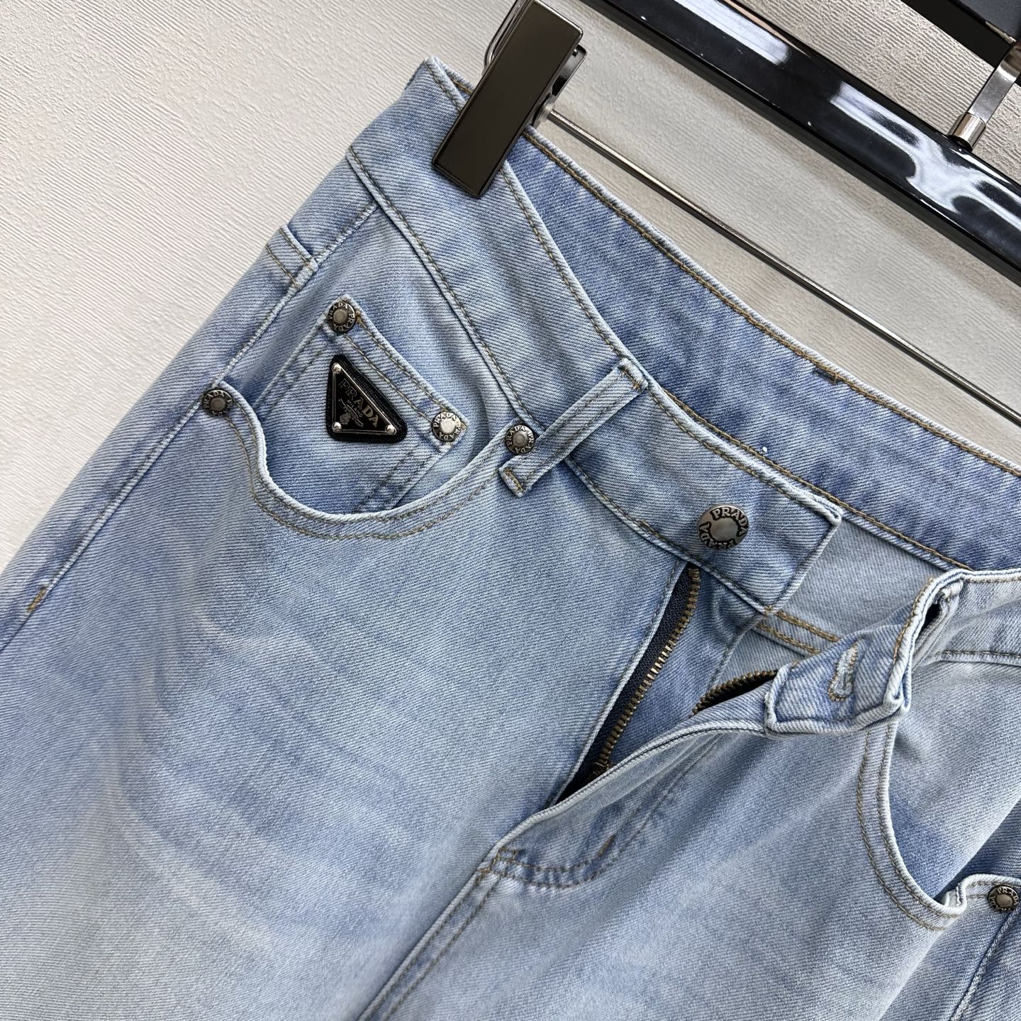 PRADA 26S STRAIGHT-LEG JEANS STYLE 905
