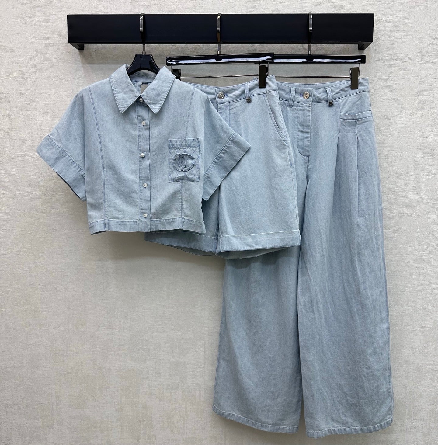 CHANEL 26S SHORT-SLEEVE DENIM SHIRT 1434