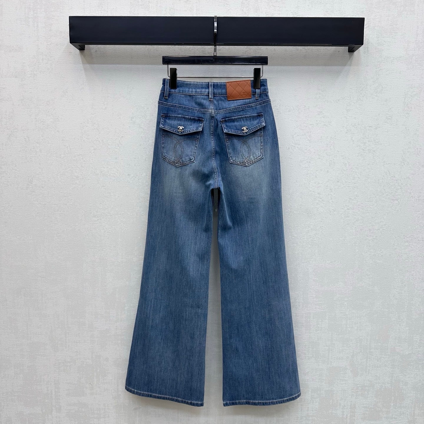 CHANEL 26S FLARED JEANS 1380