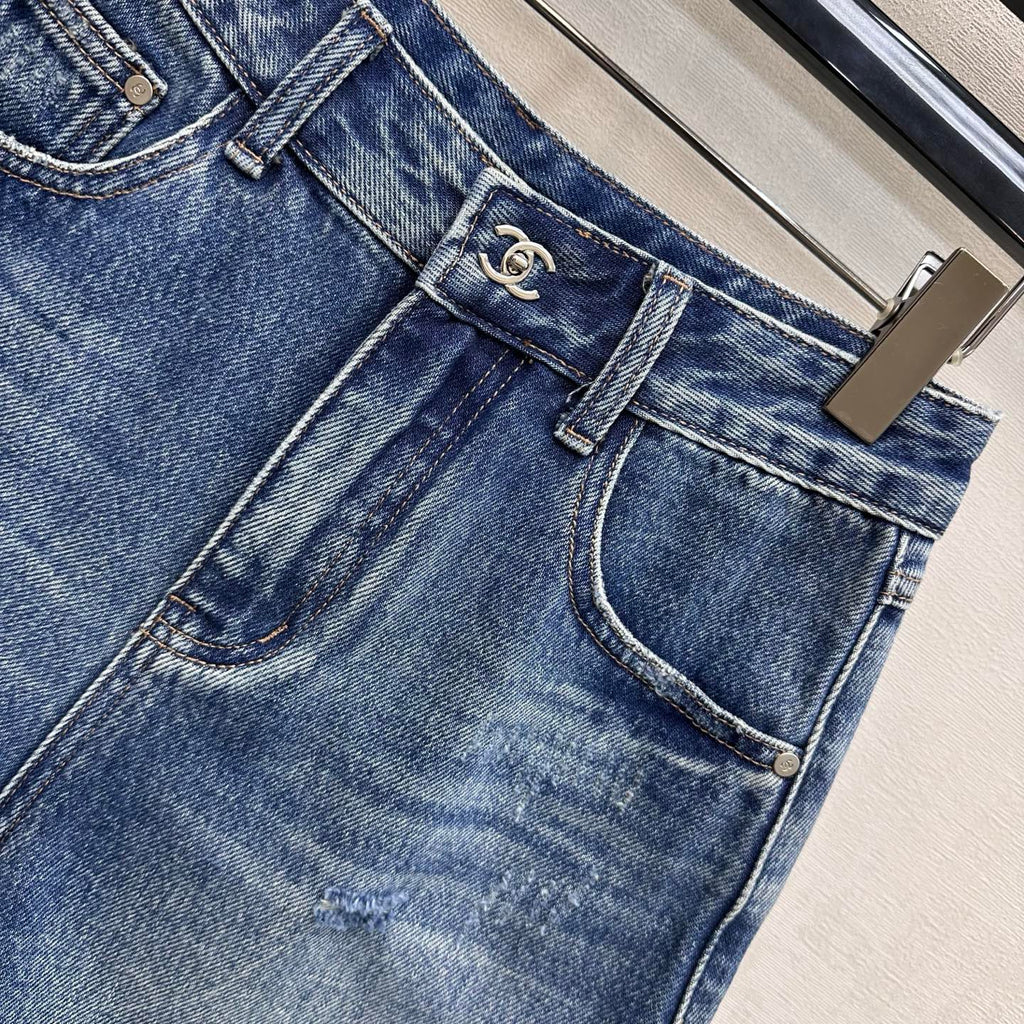 CHANEL 26S DENIM SHORTS 1379