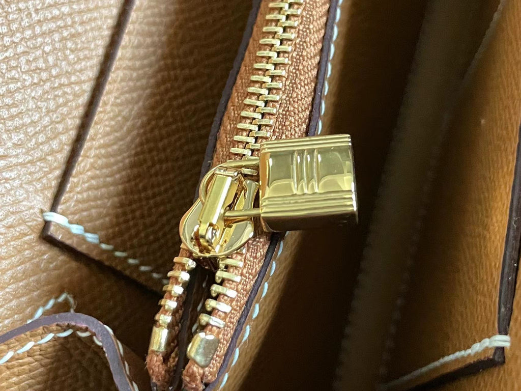 KELLY CLASSIQUE TO GO WALLET 20 IN CHOCOLATE BROWN CALFSKIN WITH GOLD HARDWARE