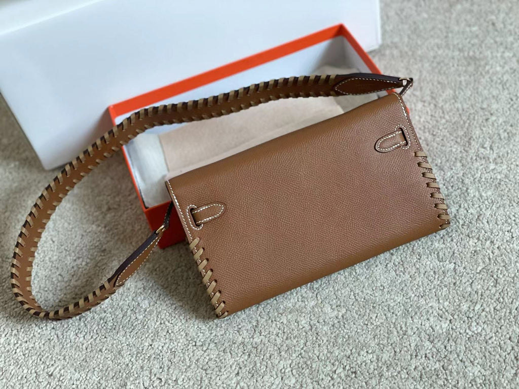 KELLY CLASSIQUE TO GO WALLET 20 IN CHOCOLATE BROWN CALFSKIN WITH GOLD HARDWARE