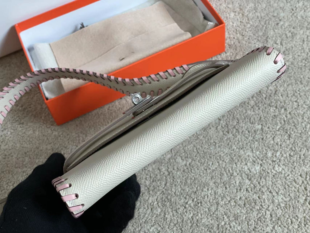 KELLY CLASSIQUE TO GO WALLET 20 IN PALE GRAY CALFSKIN WITH SILVER HARDWARE