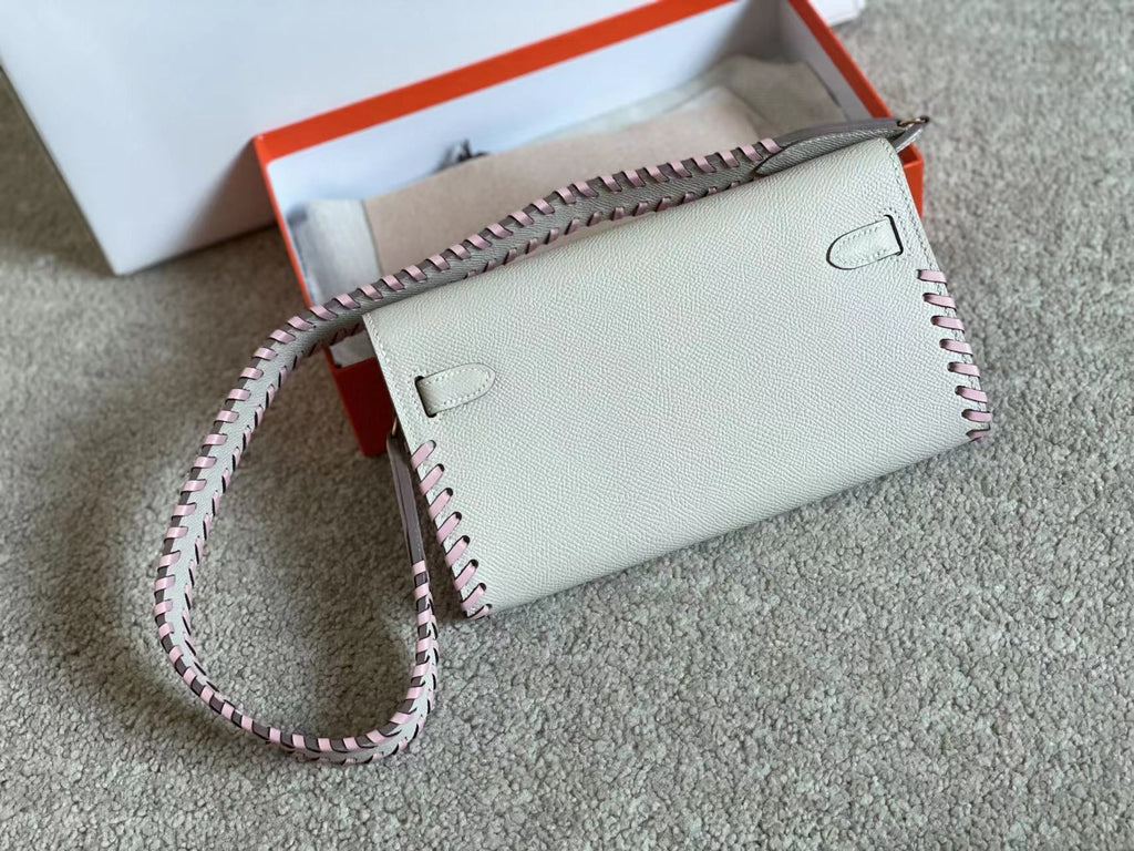 KELLY CLASSIQUE TO GO WALLET 20 IN PALE GRAY CALFSKIN WITH GOLD HARDWARE
