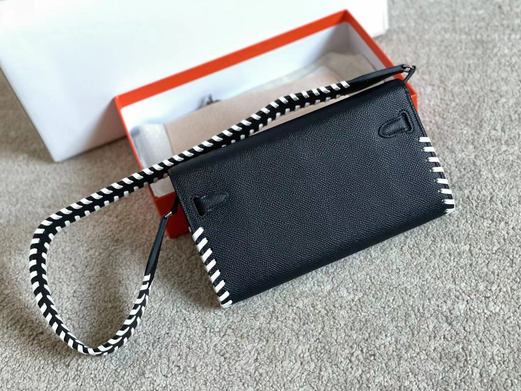 KELLY CLASSIQUE TO GO WALLET 20 IN BLACK CALFSKIN WITH SILVER HARDWARE