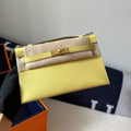 HM KELLY POCHETTE 22 IN LIGHT YELLOW SWIFT LEATHER GOLD HARDWARE