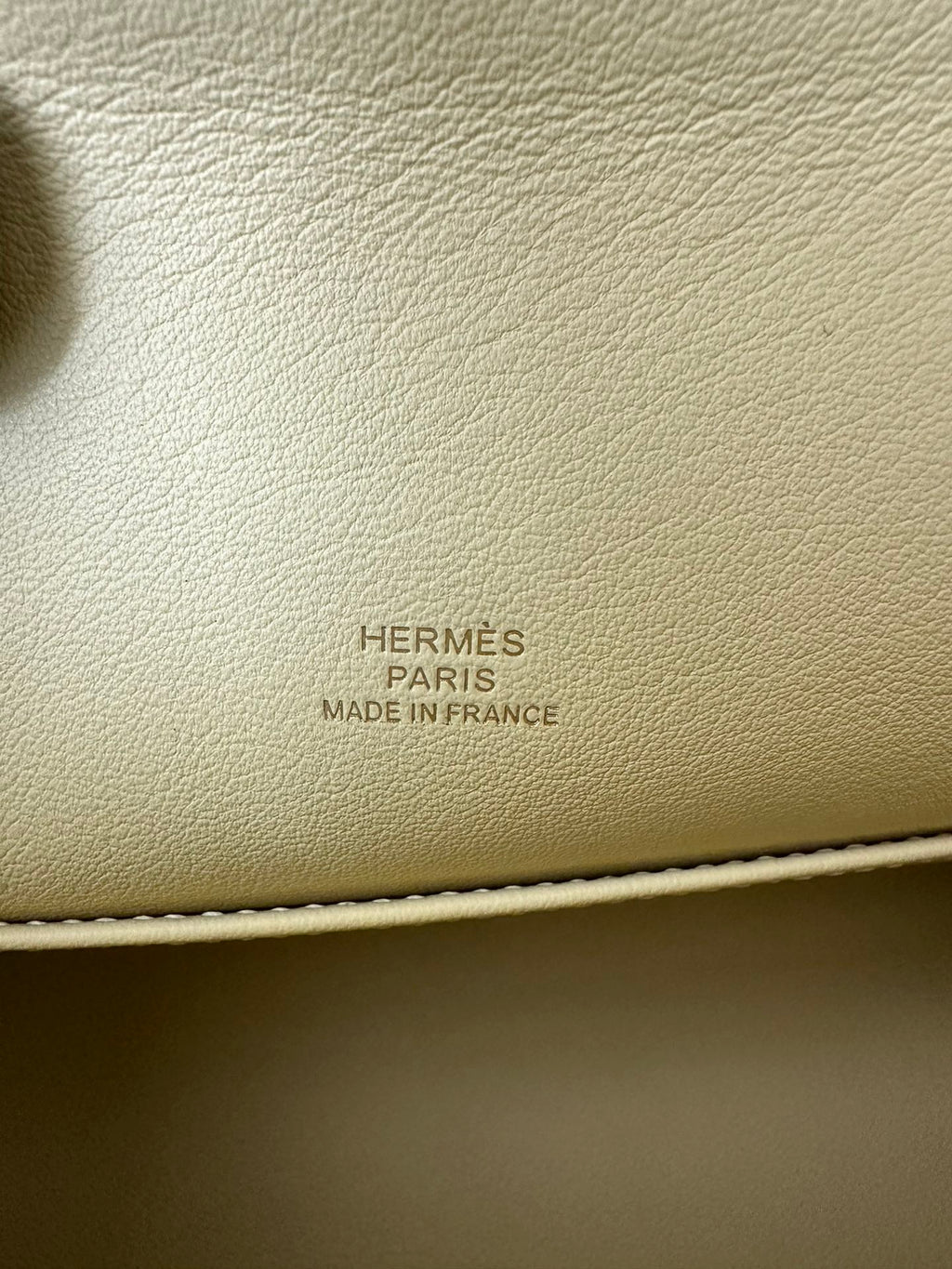 HM KELLY POCHETTE 22 IN LIGHT YELLOW SWIFT LEATHER GOLD HARDWARE