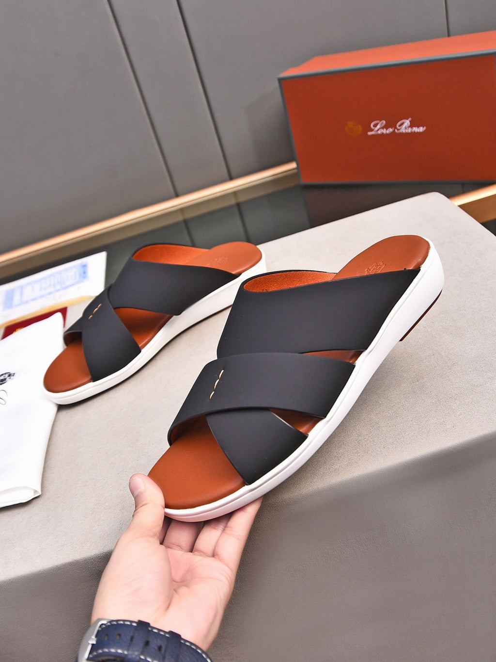 LP INTERWOVEN STRAPS SLIPPERS BLACK CALFSKIN