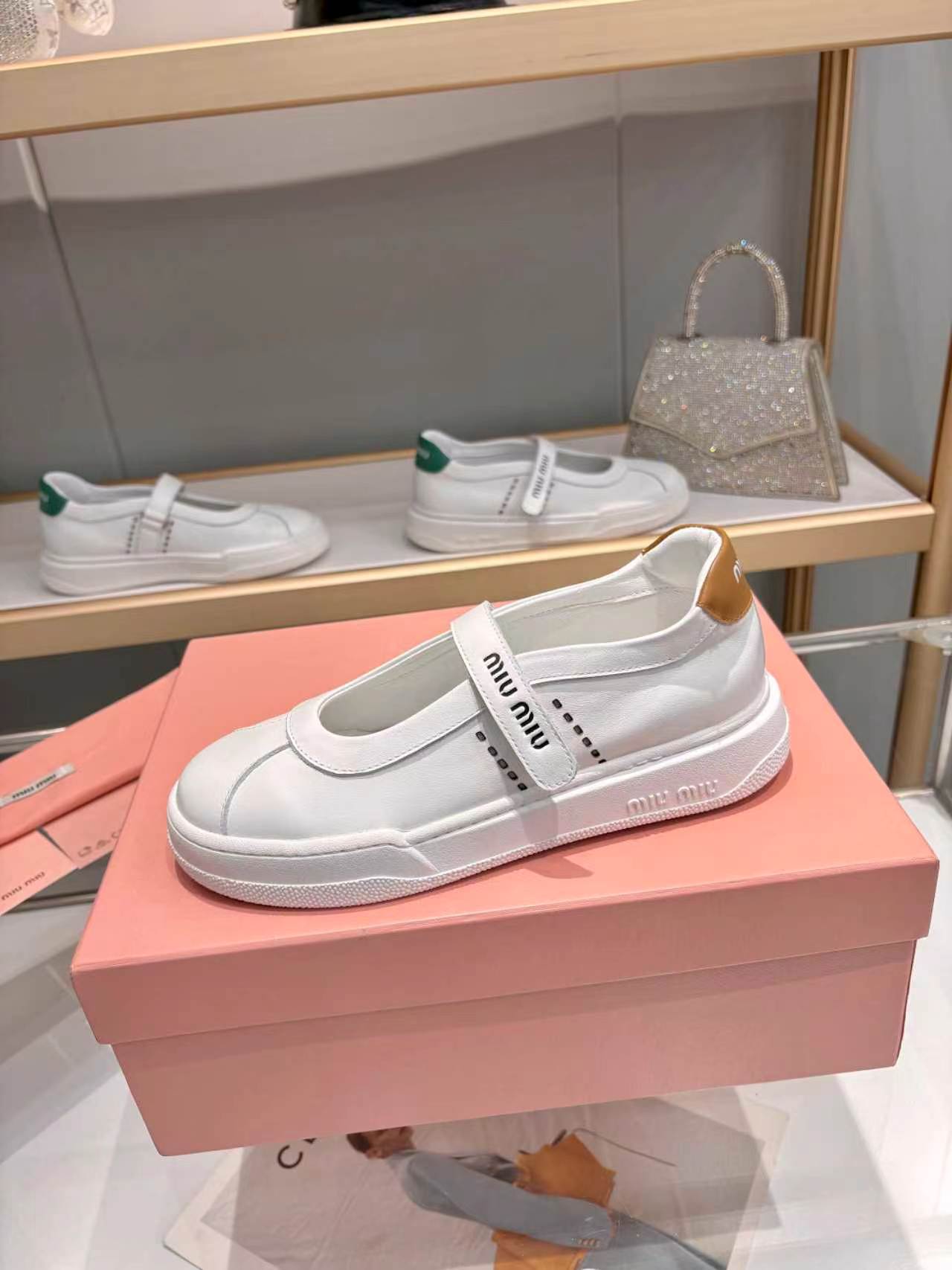 MIUMIU 26S MARY JANE BALLERINAS IN WHITE AND TAN BROWN CALFSKIN