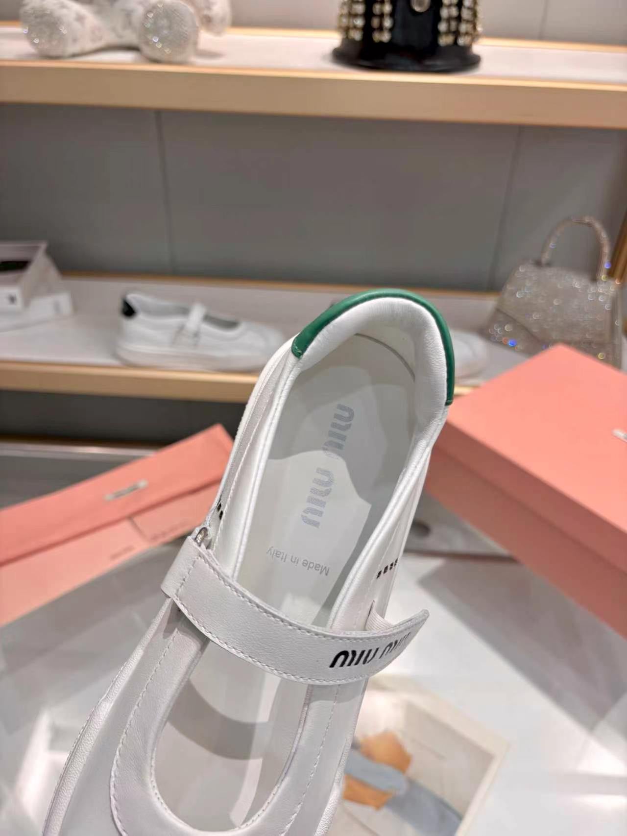 MIUMIU 26S MARY JANE BALLERINAS IN WHITE AND GREEN CALFSKIN