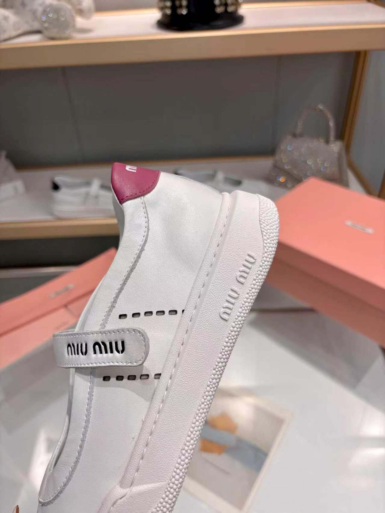 MIUMIU 26S MARY JANE BALLERINAS IN WHITE AND BURGUNDY RED CALFSKIN
