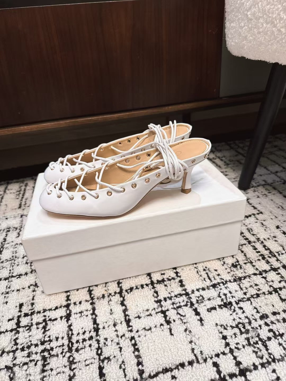 CHLOÉ 26S LACE-UP HEELS 60 MM IN WHITE CALFSKIN