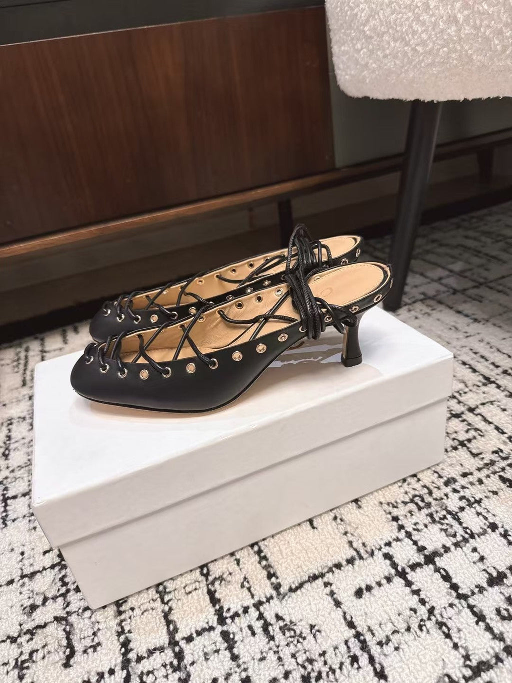 CHLOÉ 26S LACE-UP HEELS 60 MM IN BLACK CALFSKIN