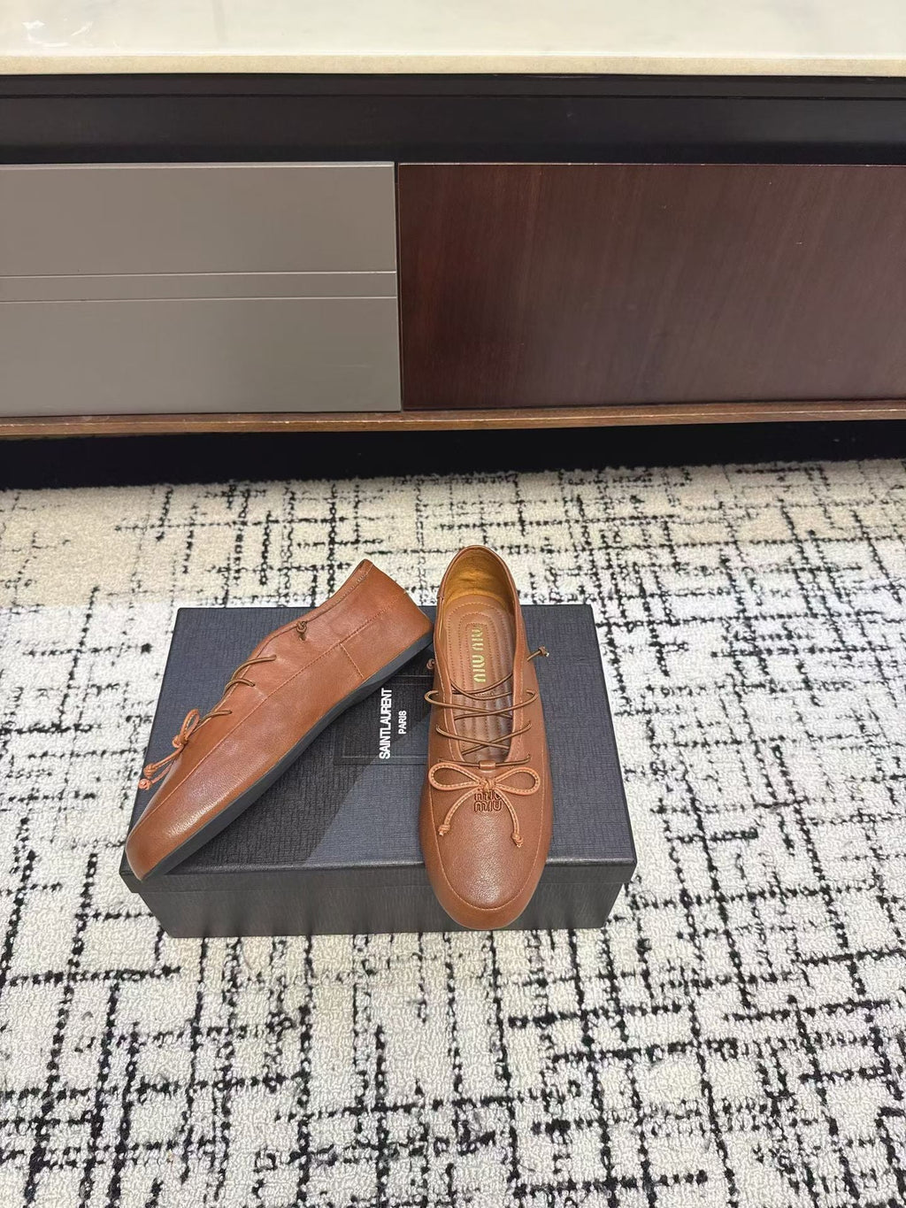 MIUMIU 26S LACE UP BOW LOAFERS IN CARAMEL BROWN CALFSKIN