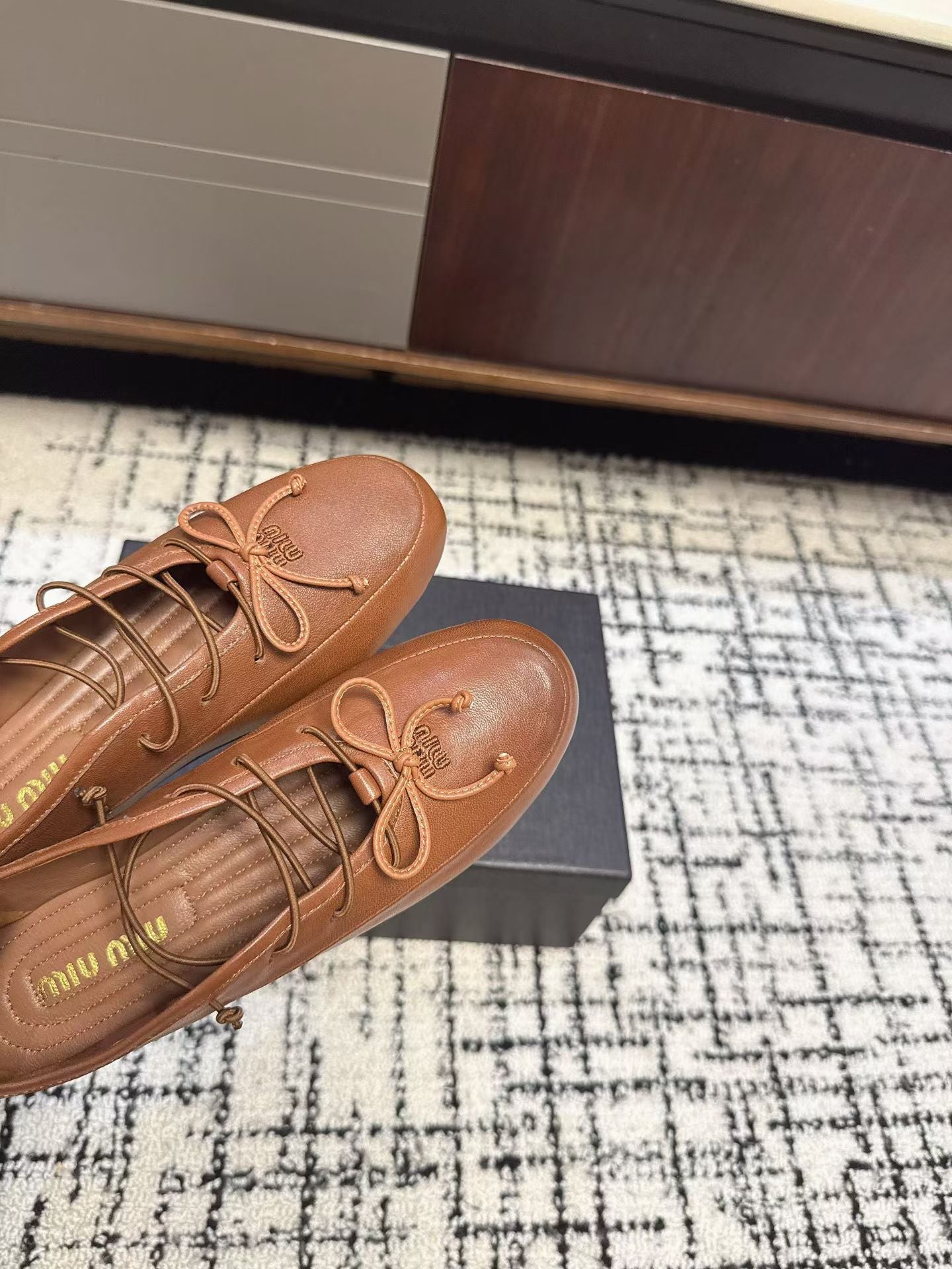 MIUMIU 26S LACE UP BOW LOAFERS IN CARAMEL BROWN CALFSKIN