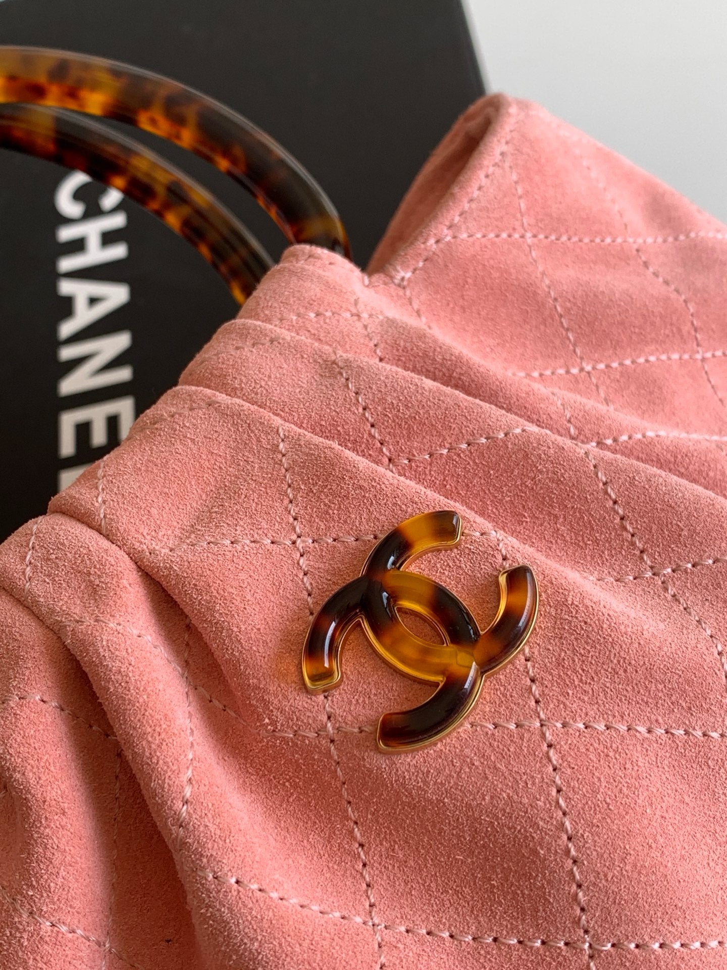 CHANEL 26S HAND BAG LARGE 32 IN PINK SUEDE GOLD HARDWARE