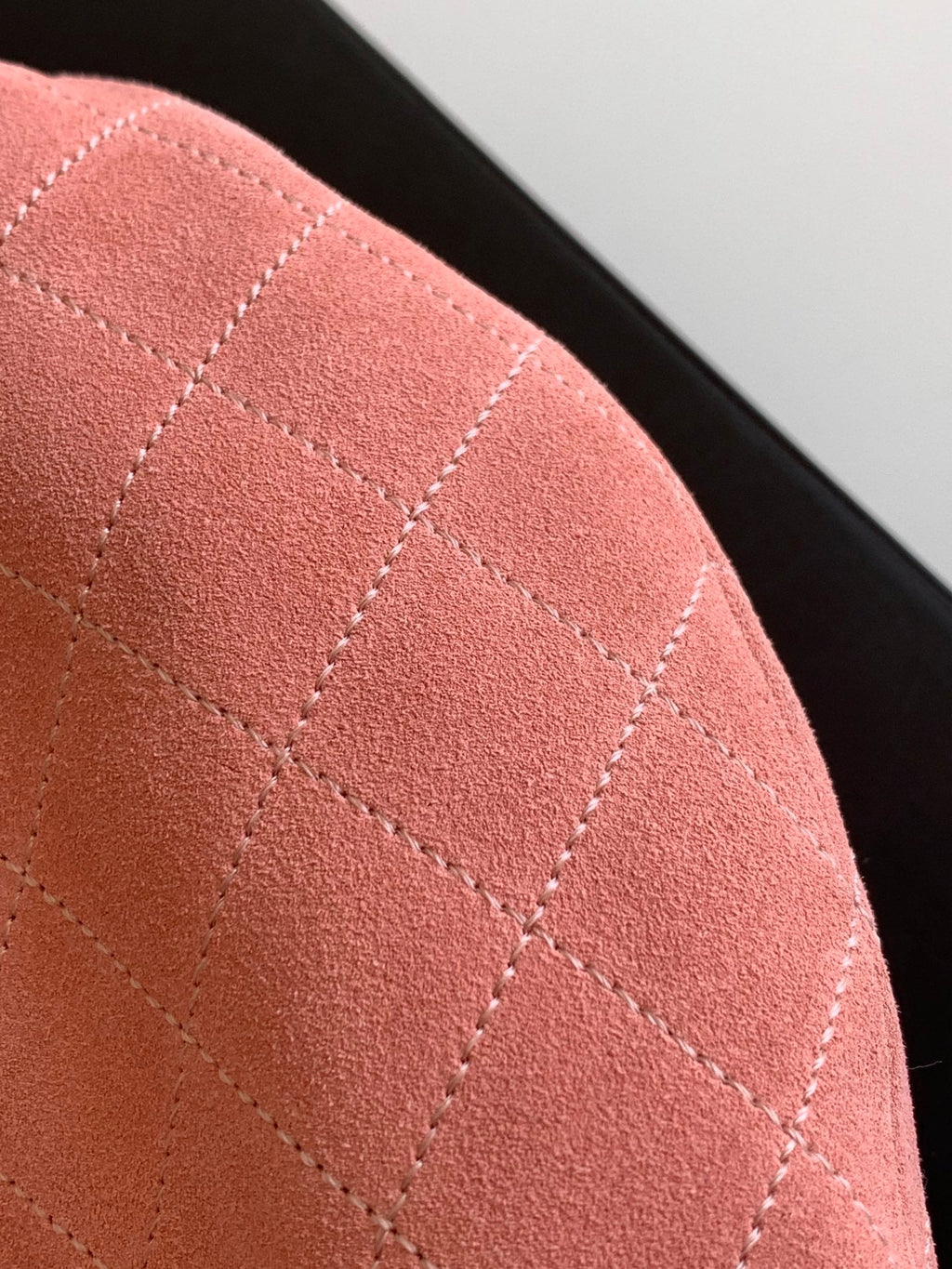 CHANEL 26S HAND BAG LARGE 32 IN PINK SUEDE GOLD HARDWARE
