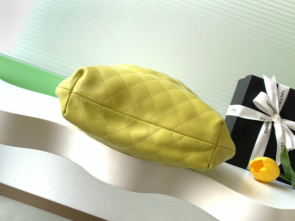 CHANEL 26S HAND BAG 32 IN LIME YELLOW LAMBSKIN GOLD HARDWARE