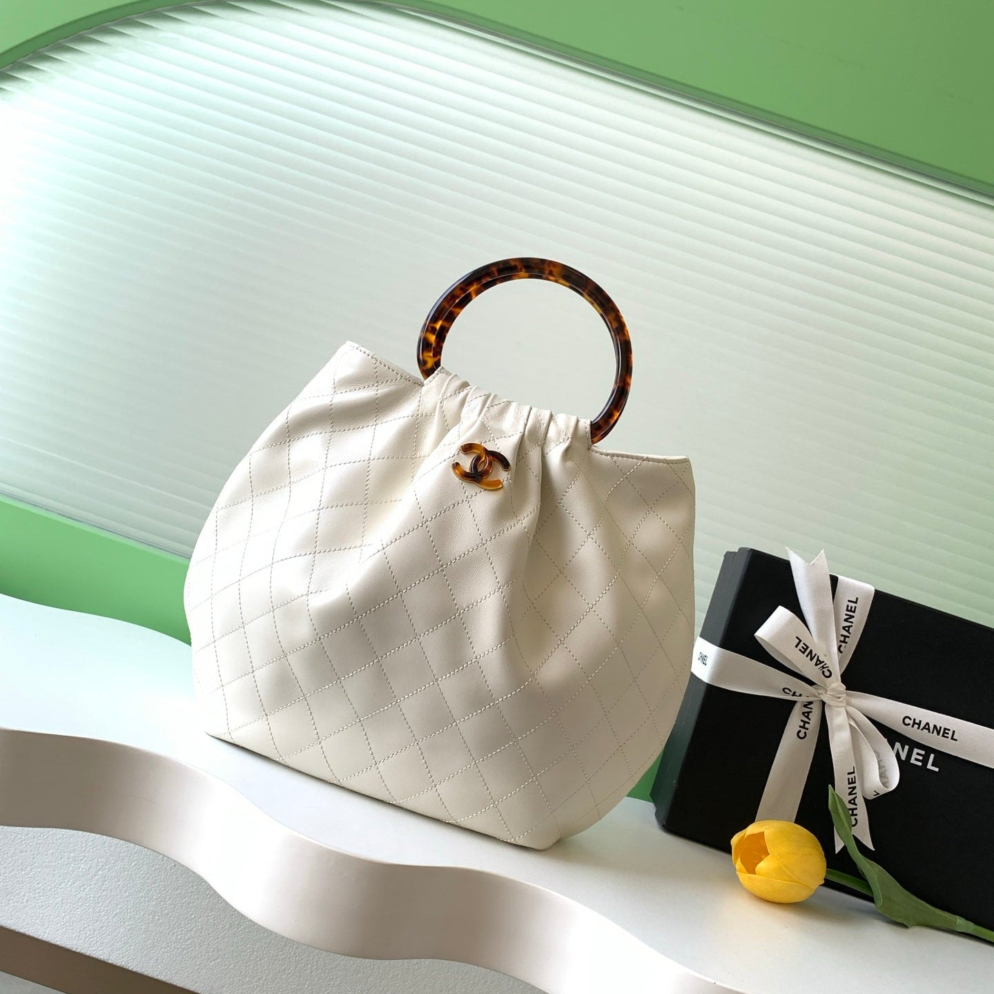 CHANEL 26S HAND BAG 32 IN IVORY WHITE LAMBSKIN GOLD HARDWARE