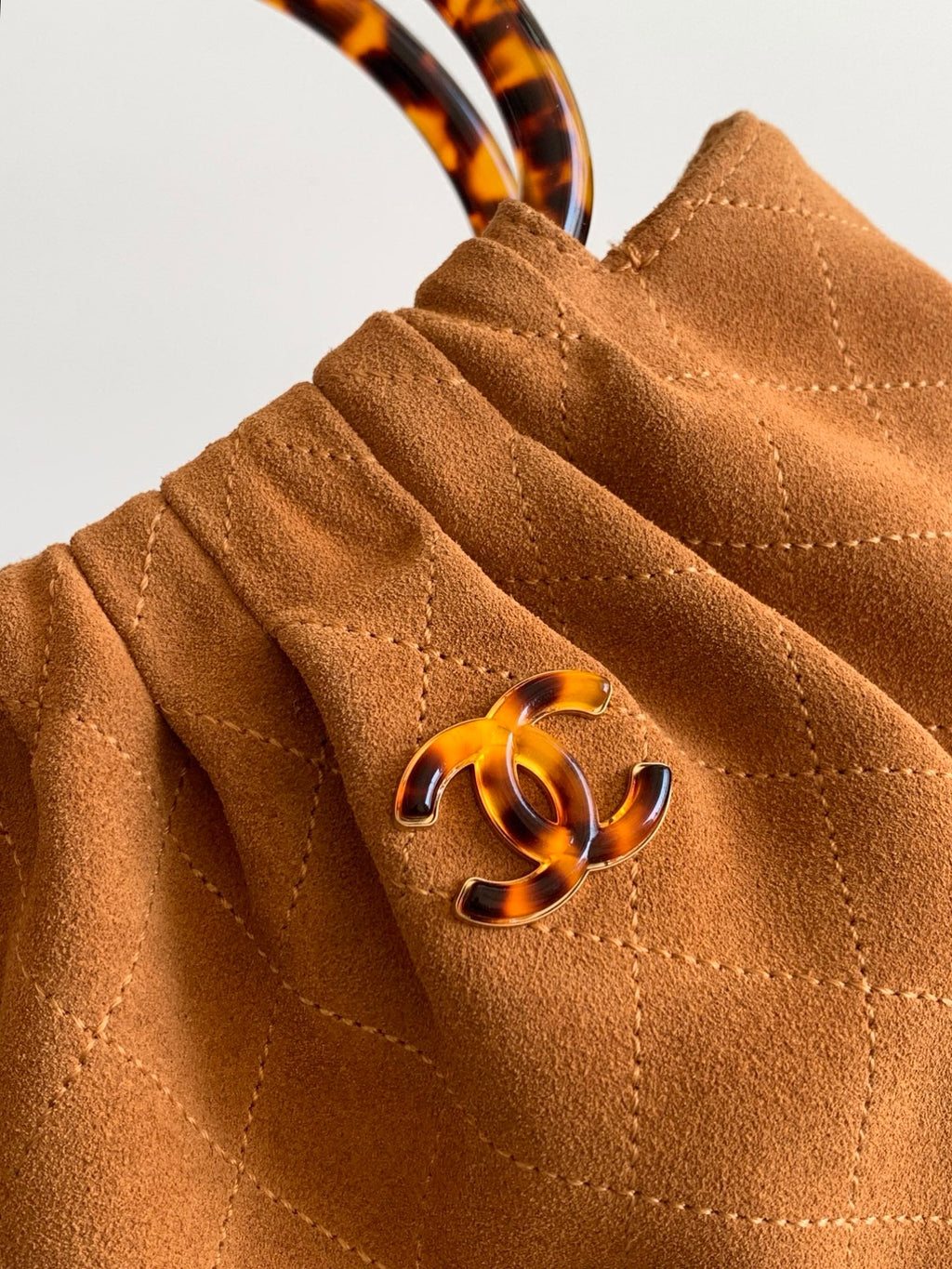 CHANEL 26S HAND BAG MEDIUM 24 IN CARAMEL BROWN SUEDE GOLD HARDWARE