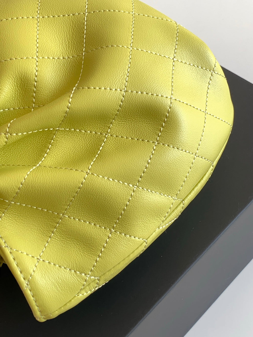 CHANEL 26S HAND BAG MEDIUM 24 IN LIME YELLOW LAMBSKIN GOLD HARDWARE