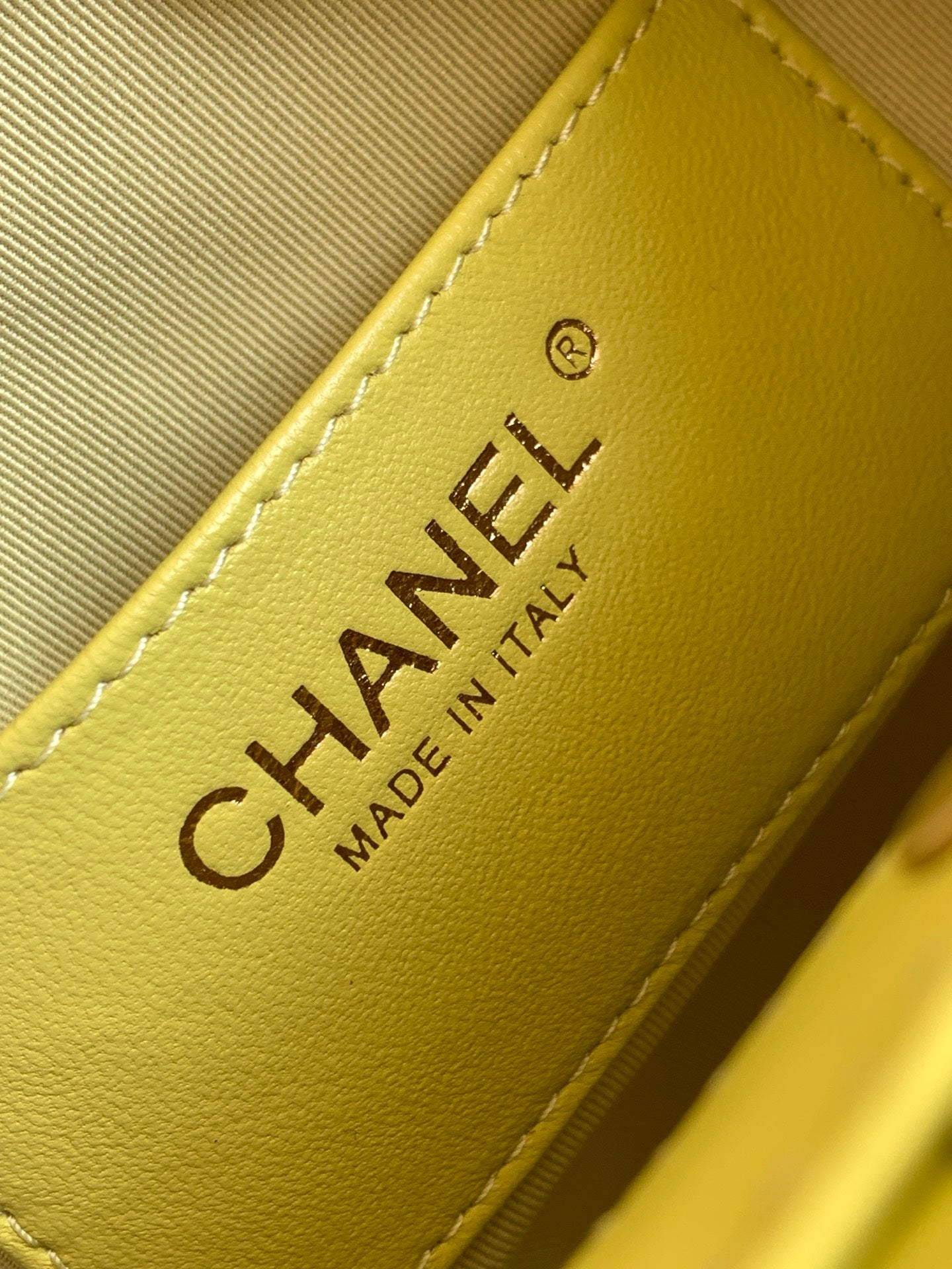 CHANEL 26S HAND BAG MEDIUM 24 IN LIME YELLOW LAMBSKIN GOLD HARDWARE
