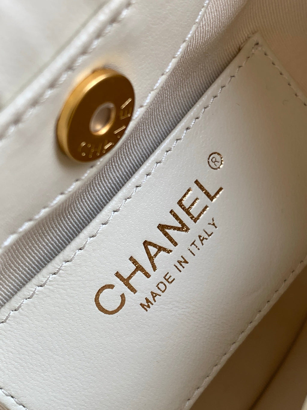 CHANEL 26S HAND BAG 24 IN IVORY WHITE LAMBSKIN GOLD HARDWARE