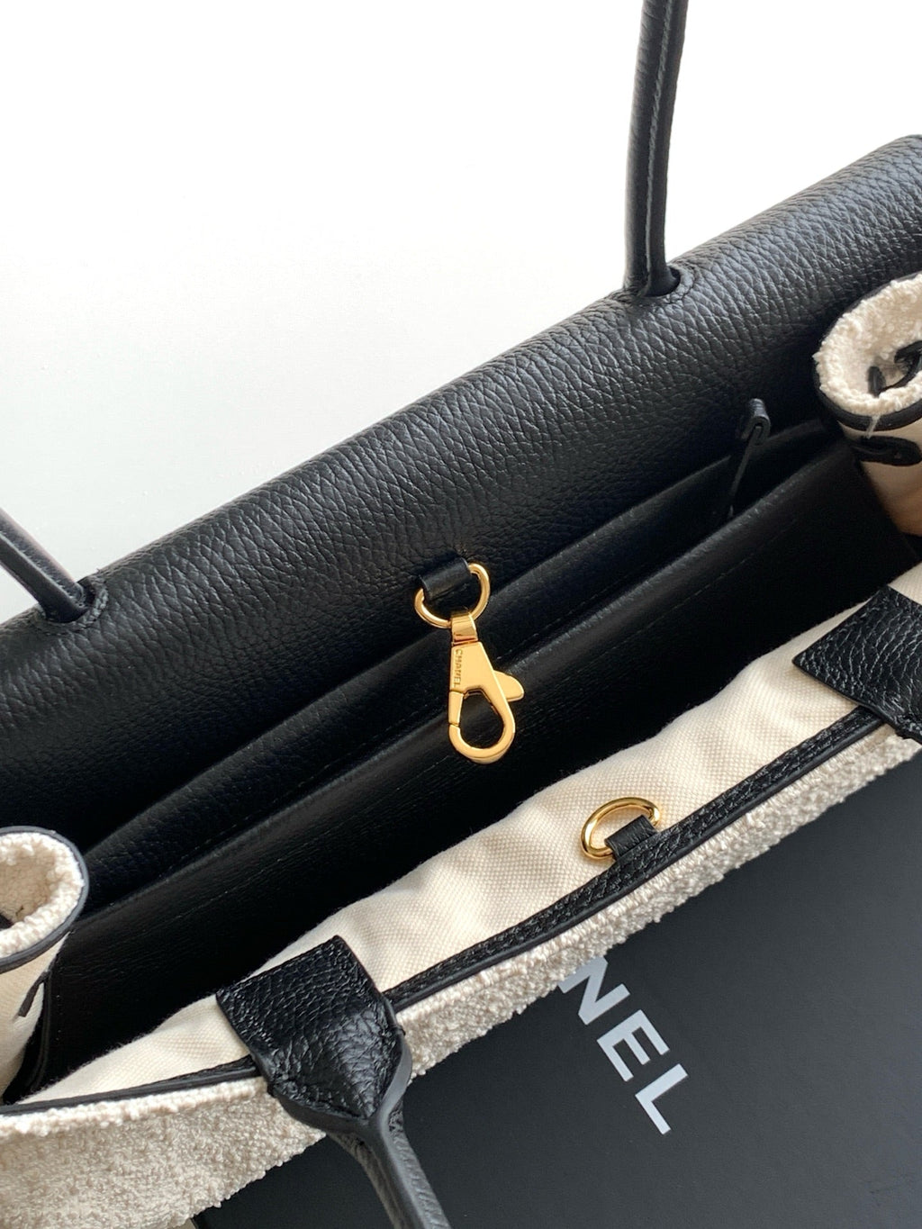 CHANEL 26S TOP HANDLE SHOPPING BAG 30 IN BLACK CALFSKIN AND IVORY FABRIC