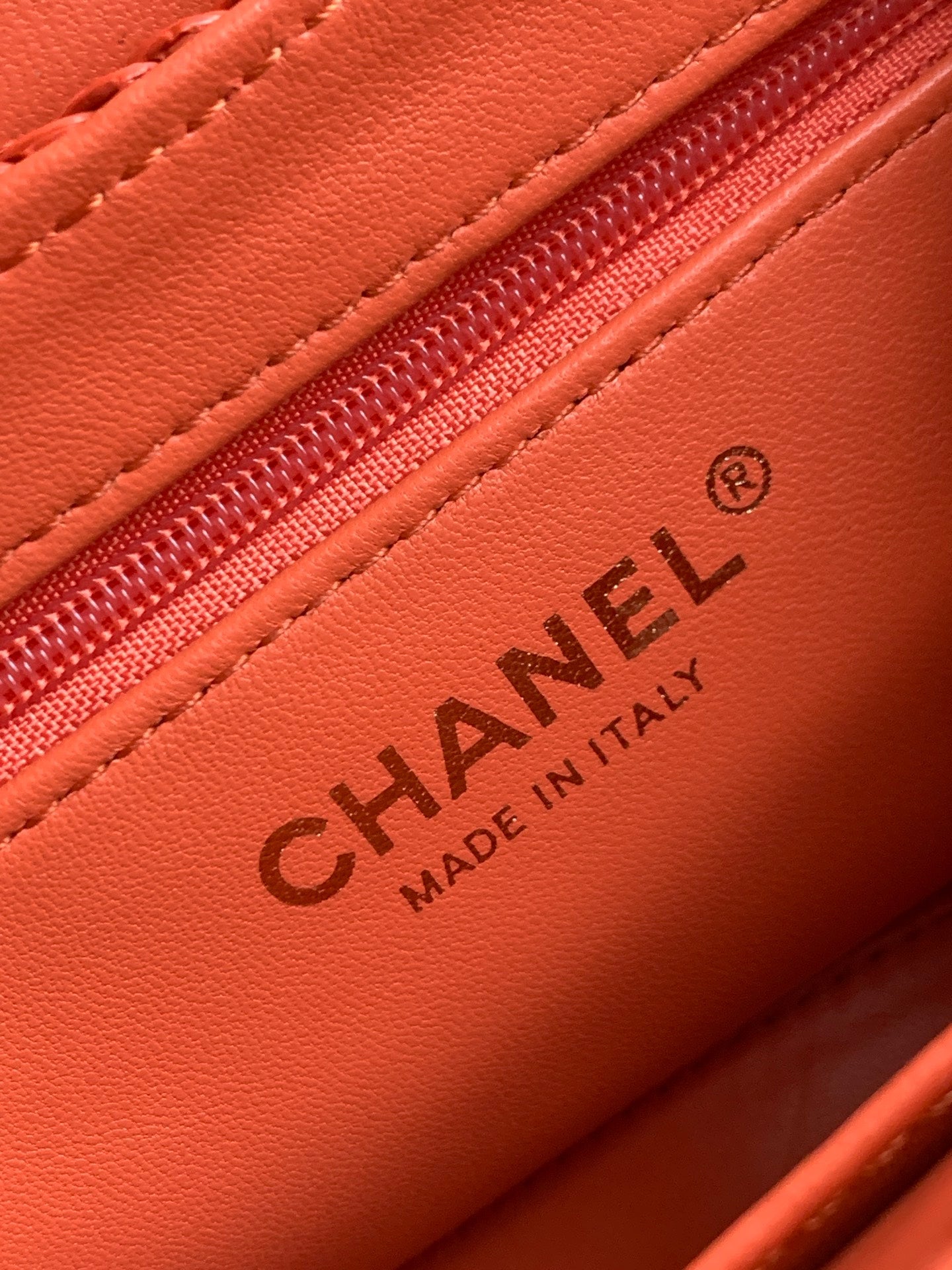 CHANEL 26S SMALL FRINGE KELLY 19 IN CORAL RED RAFFIA WOOD