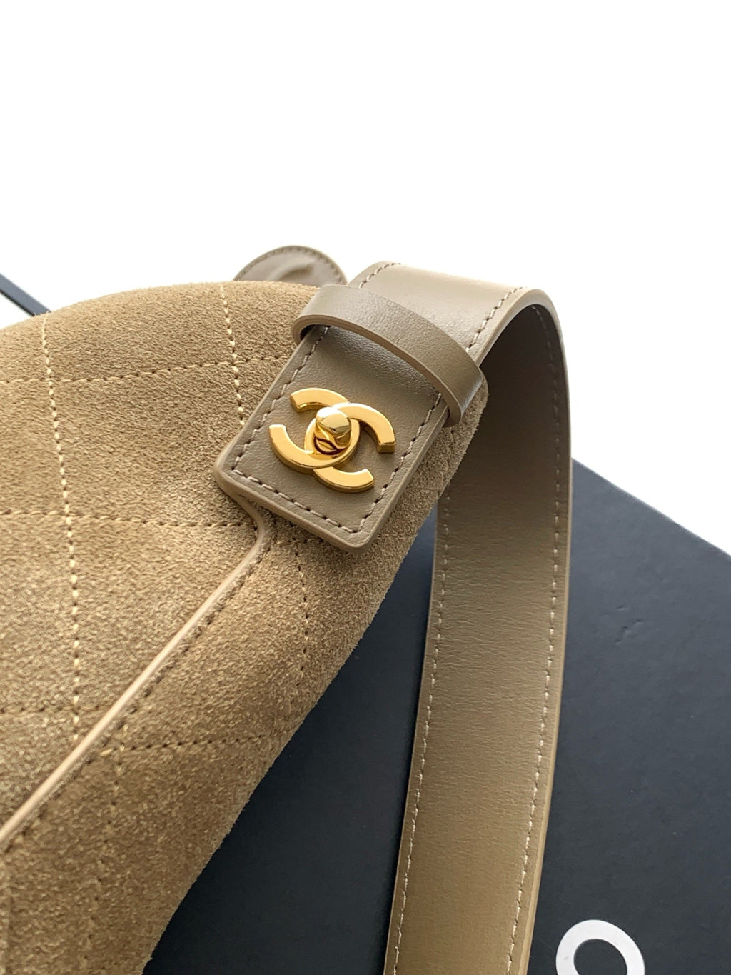 CHANEL 26S BUCKET SHOULDER BAG MEDIUM 29 IN DARK BEIGE SUEDE AND CALFSKIN GOLD HARDWARE