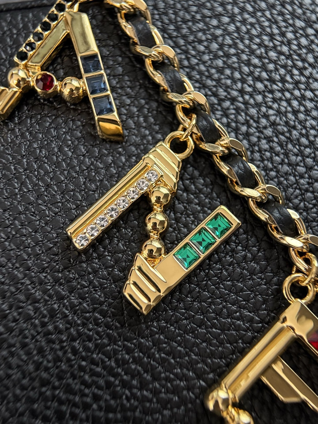 CHANEL 26S WALLET ON CHAIN 22 IN BLACK GRAINED CALFSKIN GOLD HARDWARE