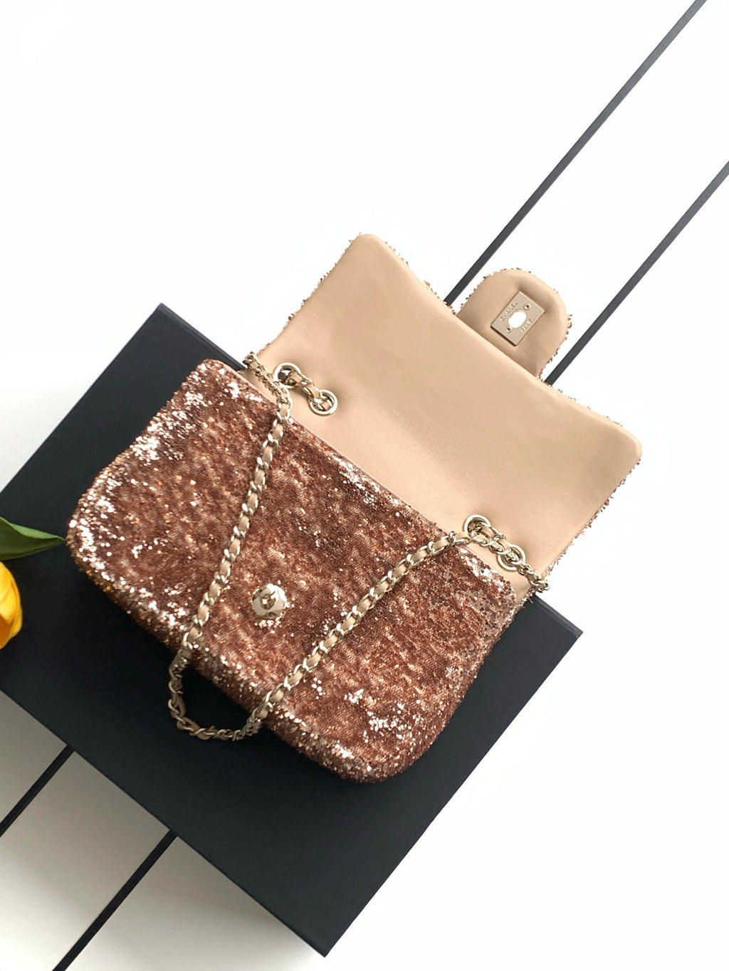 CHANEL 26S SEQUINS FLAP BAG 21 IN BROWN TWEED AND CALFSKIN GOLD HARDWARE