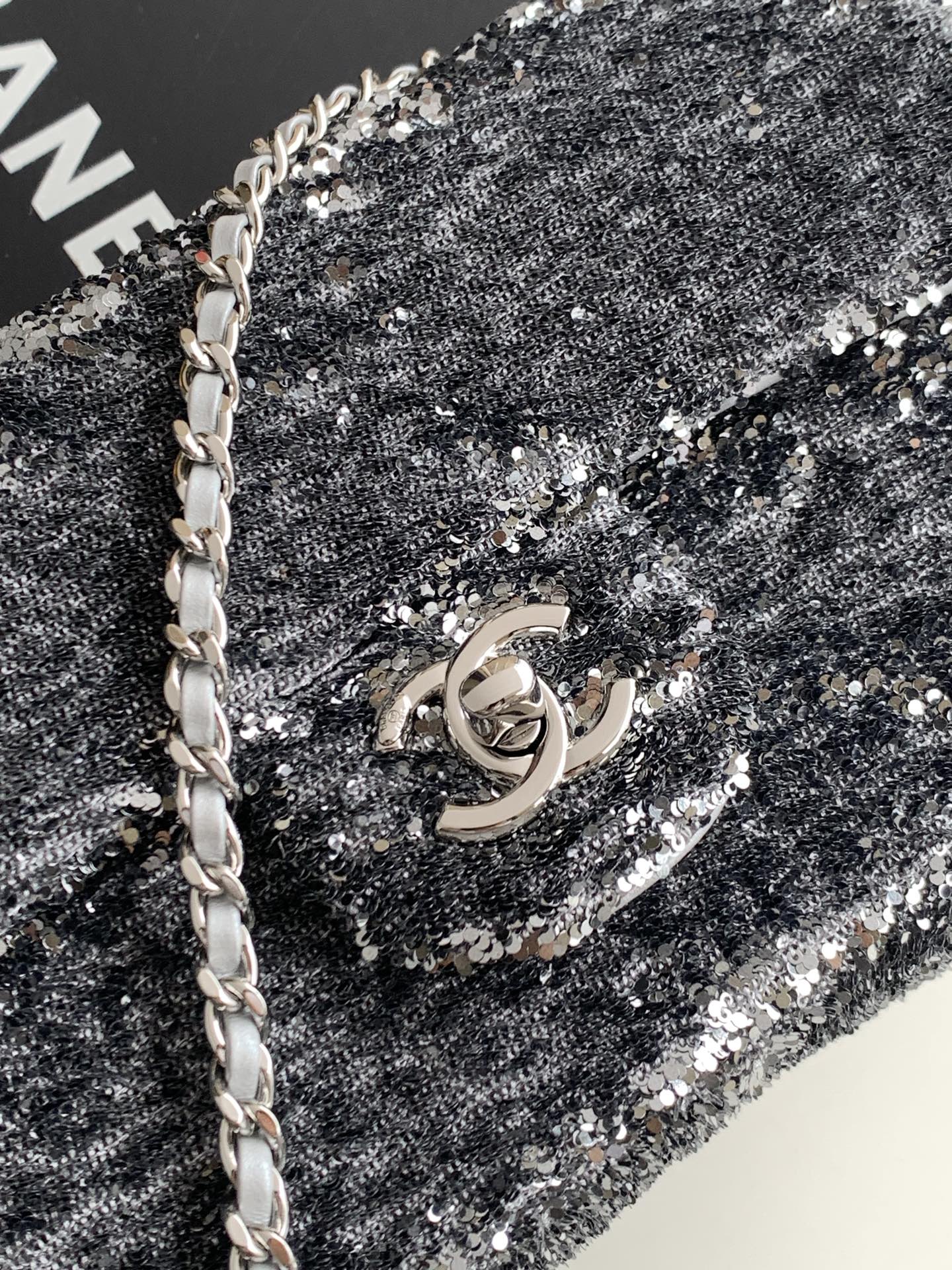 CHANEL 26S SEQUINS FLAP BAG 21 IN BLACK TWEED AND CALFSKIN SILVER HARDWARE