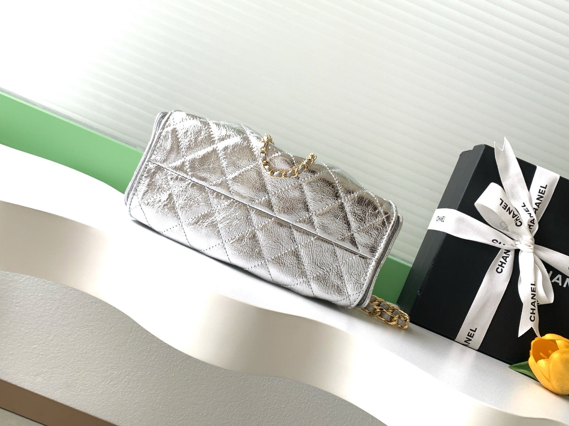 CHANEL 26S HOBO BAG 22 IN SILVER METALLIC CRINKLED CALFSKIN GOLD HARDWARE