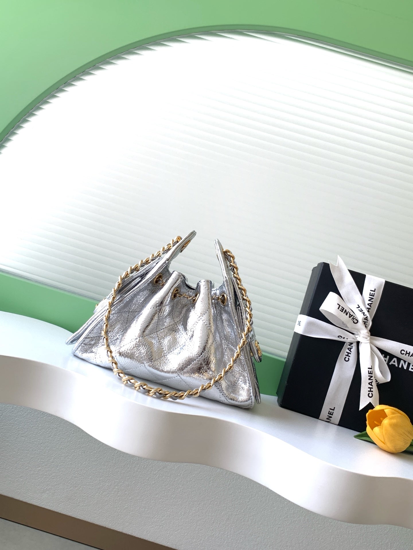 CHANEL 26S HOBO BAG 22 IN SILVER METALLIC CRINKLED CALFSKIN GOLD HARDWARE