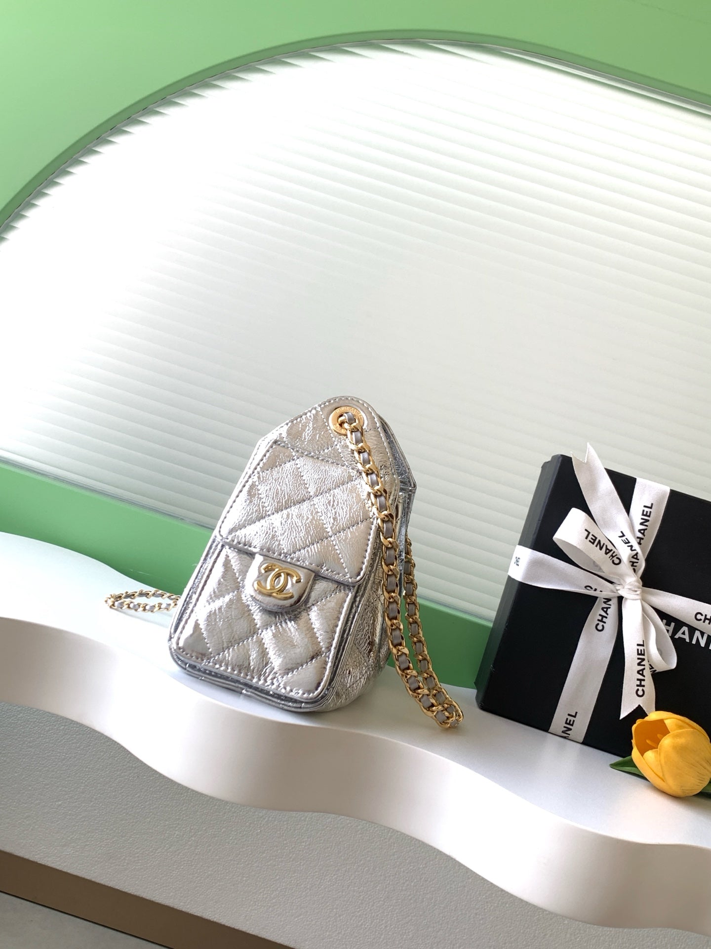 CHANEL 26S HOBO BAG 22 IN SILVER METALLIC CRINKLED CALFSKIN GOLD HARDWARE
