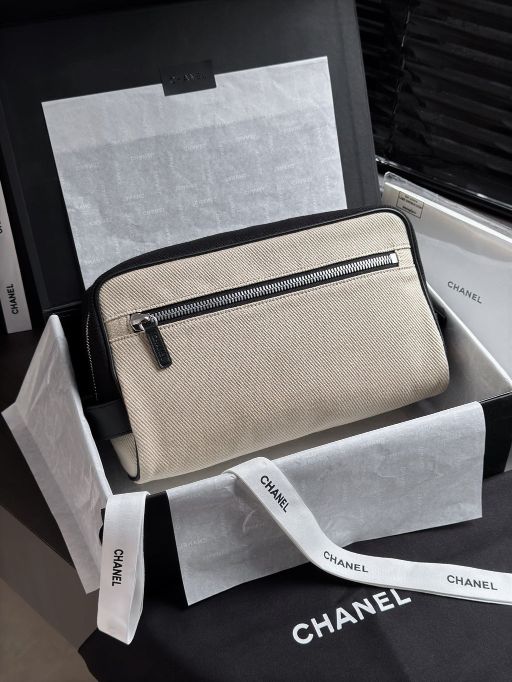 CHANEL 26S LARGE ZIP POUCH BAG 29 IN BEIGE CANVAS AND CALFSKIN SILVER HARDWARE