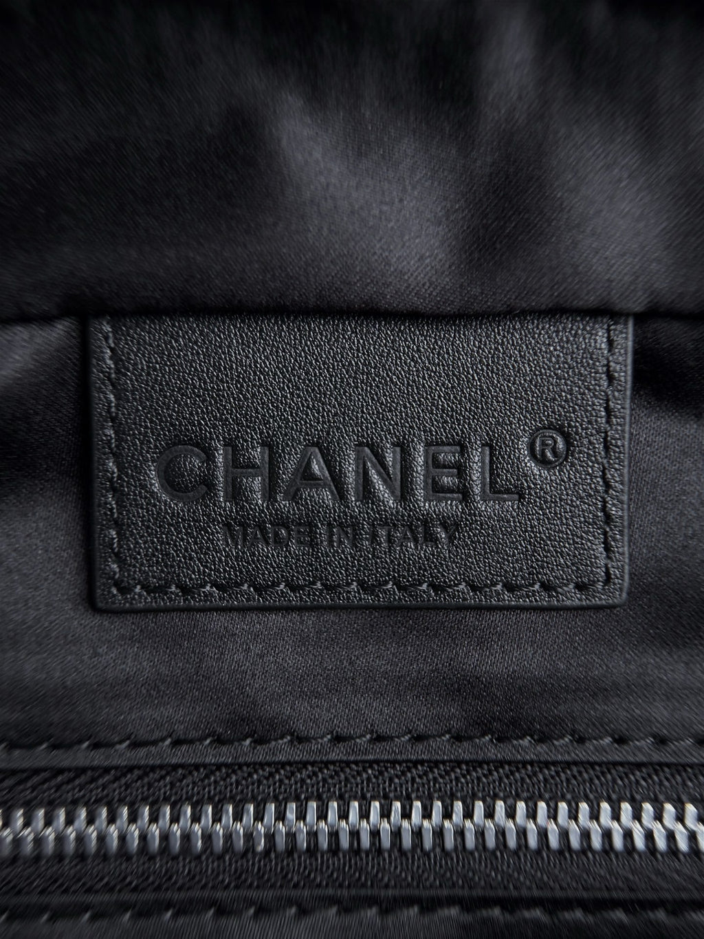 CHANEL 26S LARGE ZIP POUCH BAG 29 IN BEIGE CANVAS AND CALFSKIN SILVER HARDWARE