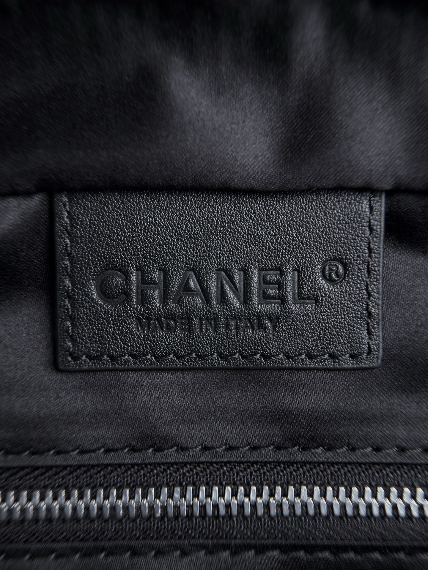 CHANEL 26S LARGE ZIP POUCH BAG 29 IN BEIGE CANVAS AND CALFSKIN SILVER HARDWARE