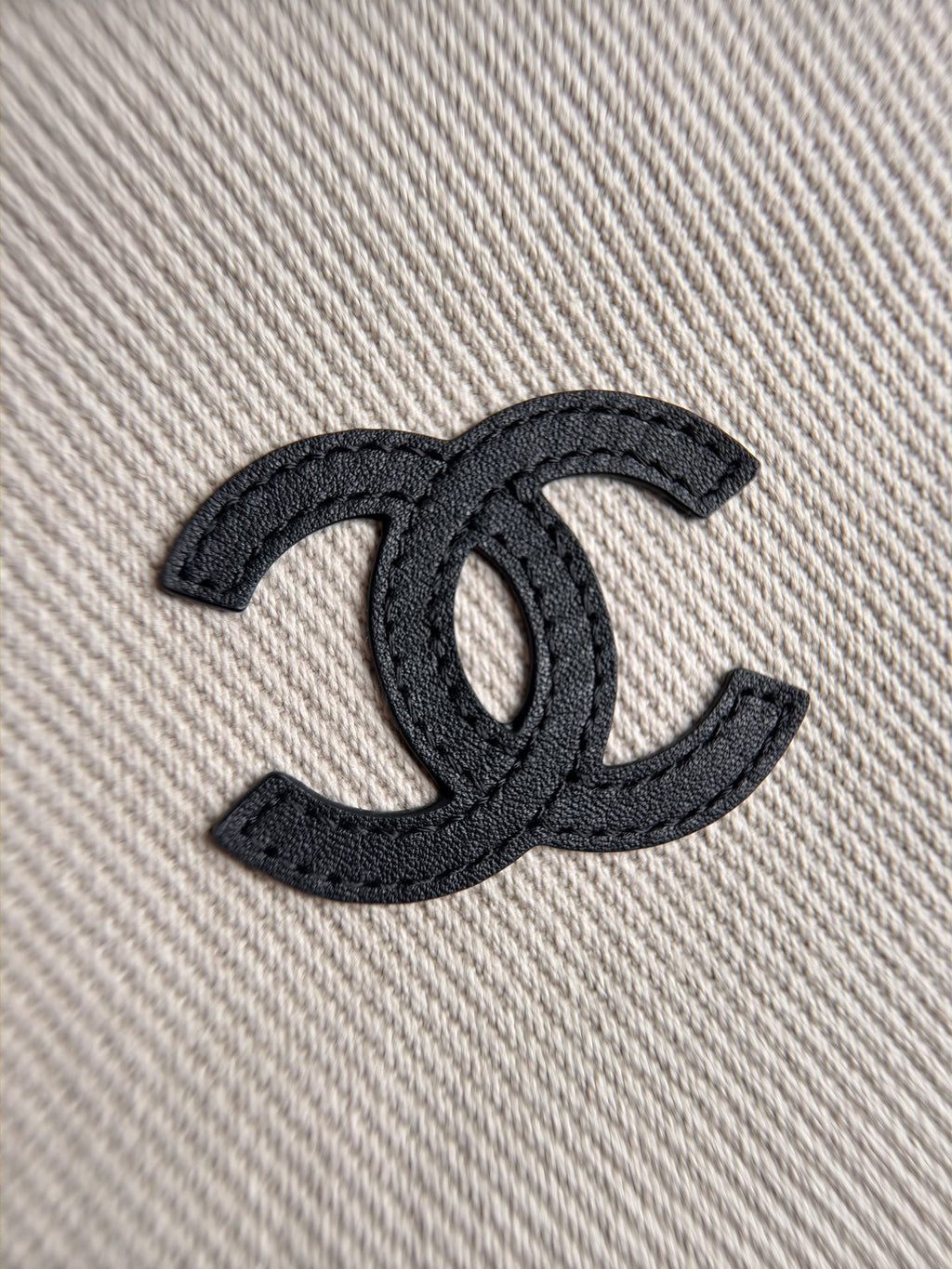 CHANEL 26S LARGE ZIP POUCH BAG 29 IN BEIGE CANVAS AND CALFSKIN SILVER HARDWARE