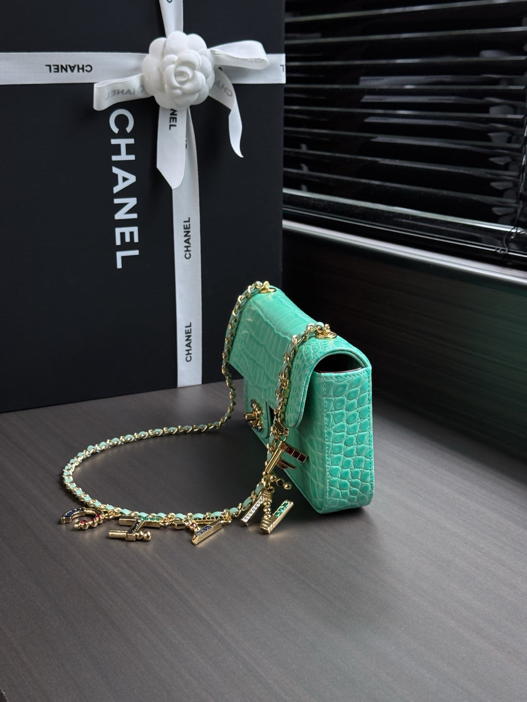 CHANEL 26S WALLET ON CHAIN 22 IN TIFFANY BLUE CROCODILE-EMBOSSED CALFSKIN GOLD HARDWARE