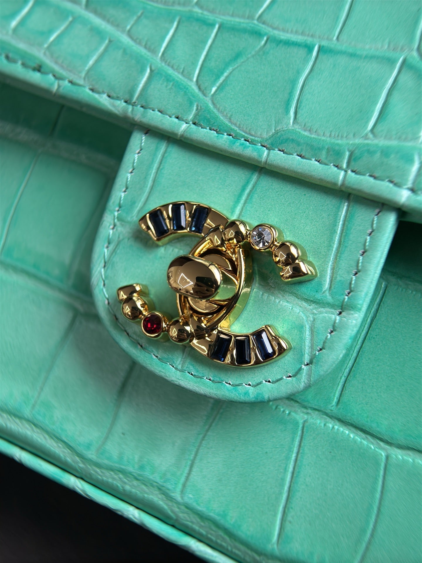 CHANEL 26S WALLET ON CHAIN 22 IN TIFFANY BLUE CROCODILE-EMBOSSED CALFSKIN GOLD HARDWARE