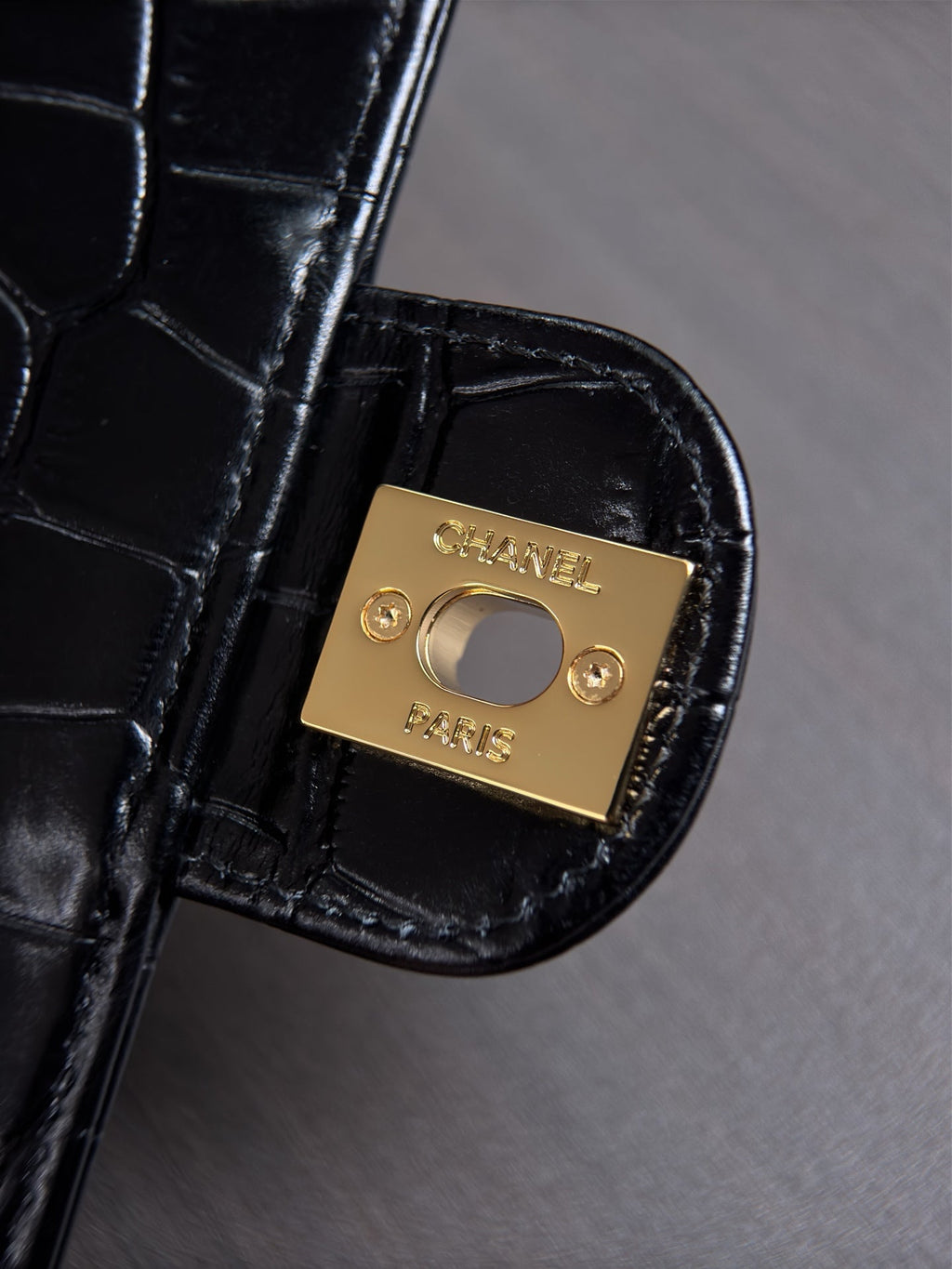 CHANEL 26S WALLET ON CHAIN 22 IN BLACK CROCODILE-EMBOSSED CALFSKIN GOLD HARDWARE