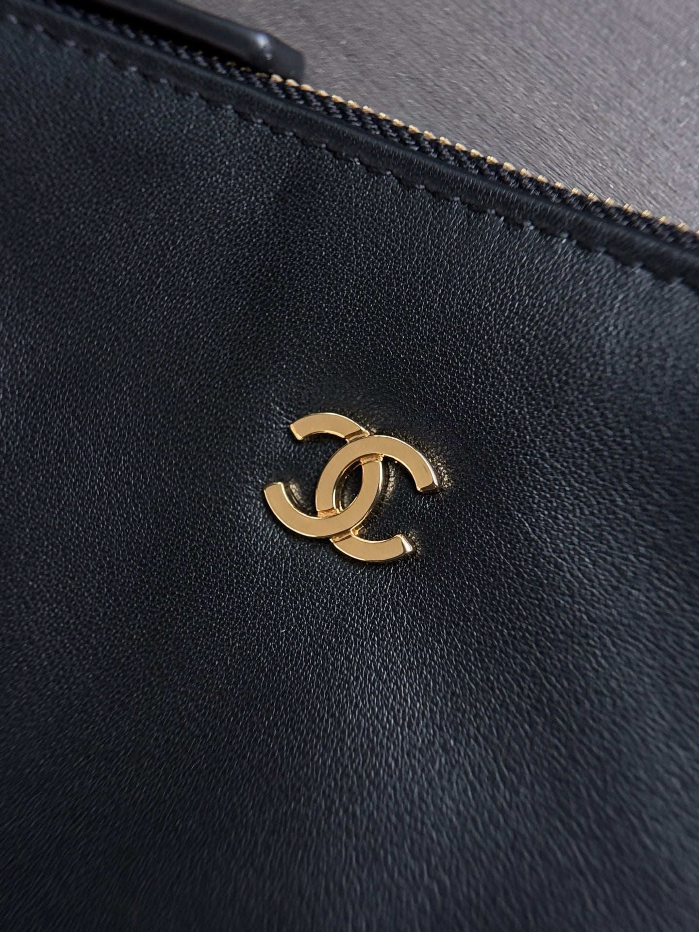 CHANEL 26S SMALL CLASSIC FLAP BAG 21 IN BLACK OPEN-WEAVE CROCHET GOLD HARDWARE